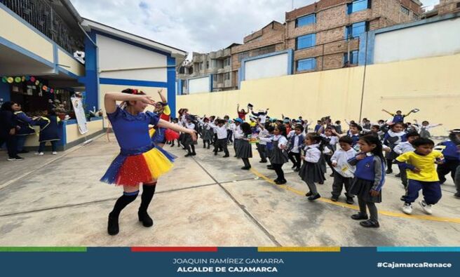 🌟 ¡Continuamos la difusión de nuestra cultura! 🌟
📍 Esta actividad continúa desarrollándose en colegios, escuelas, jardines y barrios de la ciudad 🎨 Difundiendo tradiciones y costumbres locales 📚 Talleres en la Gerencia de Turismo y Cultura 📖 Fondo Editorial 🏛 Visitas y recorridos guiados por el centro histórico de Cajamarca
🤝 En esta ocasión se contó con el apoyo de la empresa Layconsa y el show de sensibilización estuvo a cargo de grupo de animación "Fantasía y Alegría Show", en un trabajo articulado que permitió brindar momentos de alegría a los más pequeños, mientras de manera interactiva aprendían más de la cultura cajamarquina 🎈👧👦 Agradecemos el apoyo brindado por parte del sr. Kevin Sánchez.