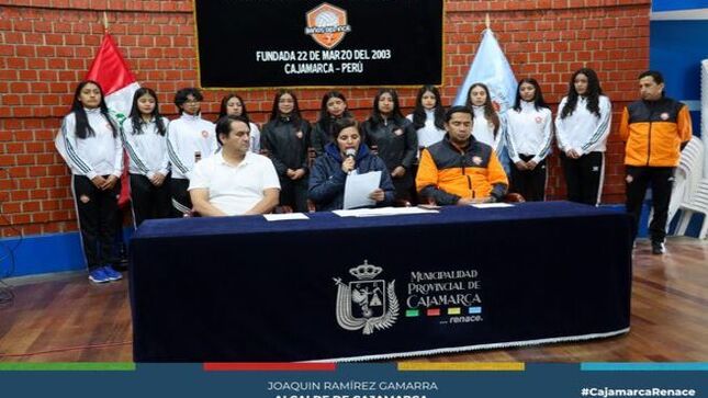 🤝La Municipalidad Provincial de Cajamarca, en alianza con la Liga Distrital de Vóleibol de Baños del Inca y la Federación Peruana de Vóleibol (FPV), llevará a cabo el XXIX Campeonato Nacional de Vóleibol Femenino U17, a realizarse del 16 al 20 de octubre de 2024, en el coliseo Qhapaq Ñan.
🙋‍♀El campeonato reunirá a las mejores voleibolistas juveniles del país, incluyendo a aquellas que han participado en torneos internacionales. La FPV estará presente para supervisar el desarrollo y el éxito de la competencia. Cajamarca se enorgullece de acoger a las promesas del voleibol peruano en esta edición del torneo nacional.
💛¡Con Joaquín Ramírez, Cajamarca Renace!