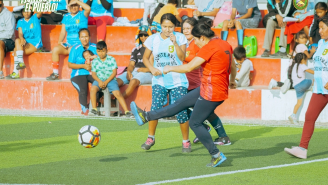 Foto Madres del vaso de leche participan de campeonato de fulbito