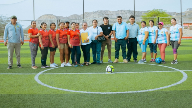 Foto Madres del vaso de leche participan de campeonato de fulbito