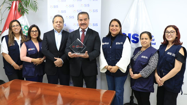 SIS recibe premio de Buenas Prácticas en Gestión Pública por Comunicación Pública Efectiva