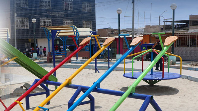 Parque Miguel Grau en Ciudad Roja luce renovado y en óptimas condiciones.