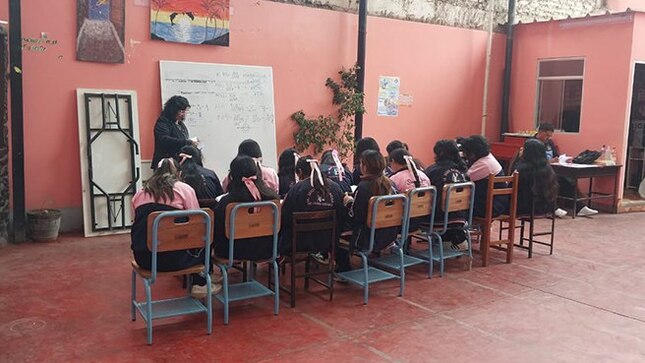 Lima Provincias.– La Contraloría General de la República ha constatado que, desde el 19 de septiembre de 2024, la Institución Educativa N° 20321 Santa Rosa, ubicada en Huacho, ha quedado sin suministro eléctrico en el nivel secundario. Esta situación fue confirmada a través del registro en el medidor de energía eléctrica.