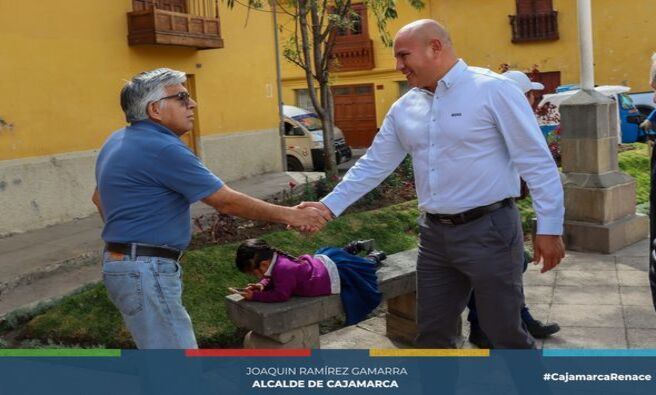 π©βπ¦²Alcalde provincial de Cajamarca Joaquin RamΓrez se reuniΓ³ con la junta vecinal del sector San Pedro encabezada por su alcalde Victor Aayala, con el objetivo de impulsar mejoras en la infraestructura de la tradicional plazuela San Pedro.
β‘οΈAsimismo, la primera autoridad edil realizΓ³ una visita al campo deportivo de este sector y al puente del jirΓ³n UniΓ³n donde se realizarΓ‘n trabajos de mejora en favor de todos los vecinos.