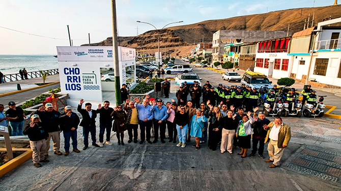 Puesto está ubicado en el tradicional malecón de La Herradura