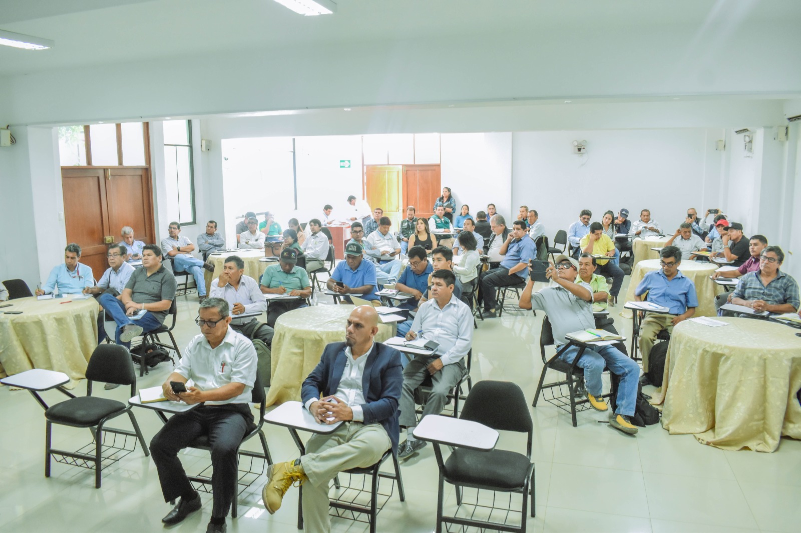 Expertos plantean estrategias para fortalecer cooperativas agrarias del norte en I Taller Macroregional organizado por el GORE