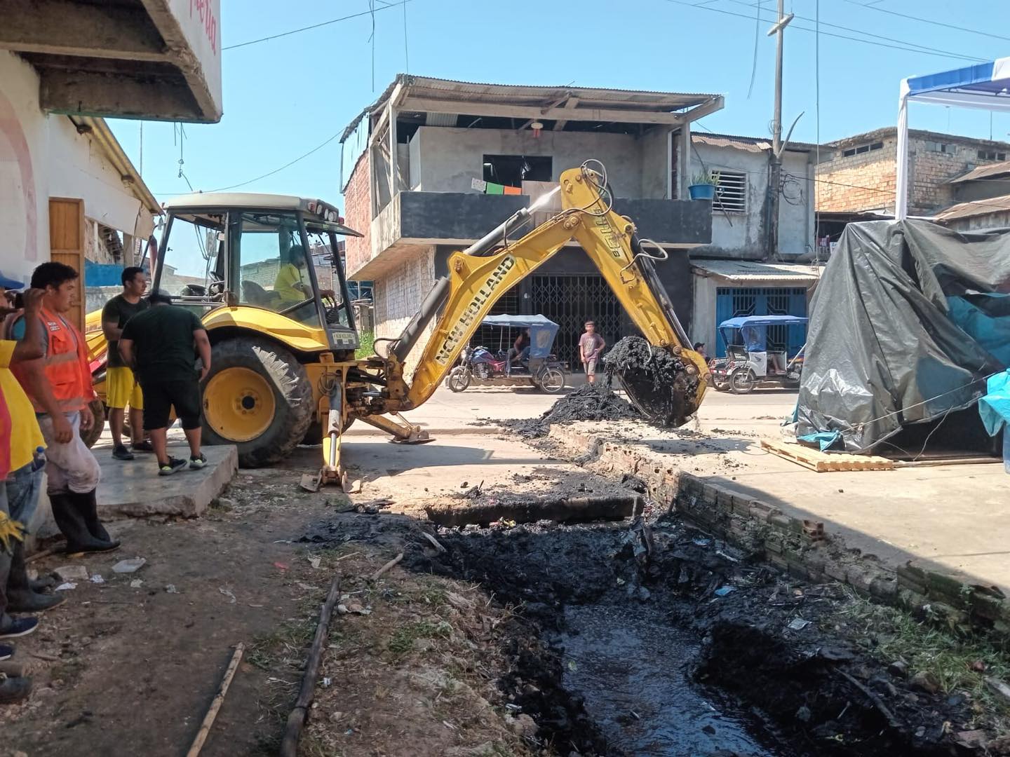 Trabajos de limpieza y descolmatación en los caños Bicacaño y Huaytacaño