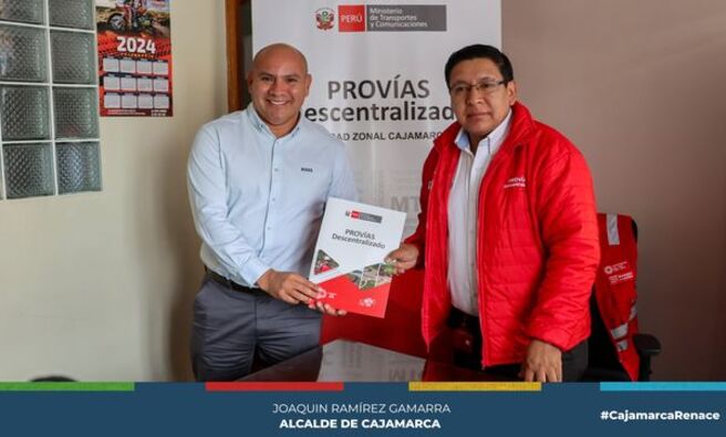 El Alcalde provincial de Cajamarca firmo el convenio con el Ministerio de Transportes y Comunicaciones, para la construcción del Puente Tual, con una inversión cercana a los 2 millones de soles, la actual gestión municipal construirá este proyecto que beneficiará directamente a más de 2,500 familias de la zona.
Gracias al compromiso de nuestro alcalde de atender las necesidades de los cajamarquinos, este proyecto mejorará la conectividad y la calidad de vida de los pobladores de Huambocancha baja.
¡CON MAS OBRAS CAJAMARCA REANACE!