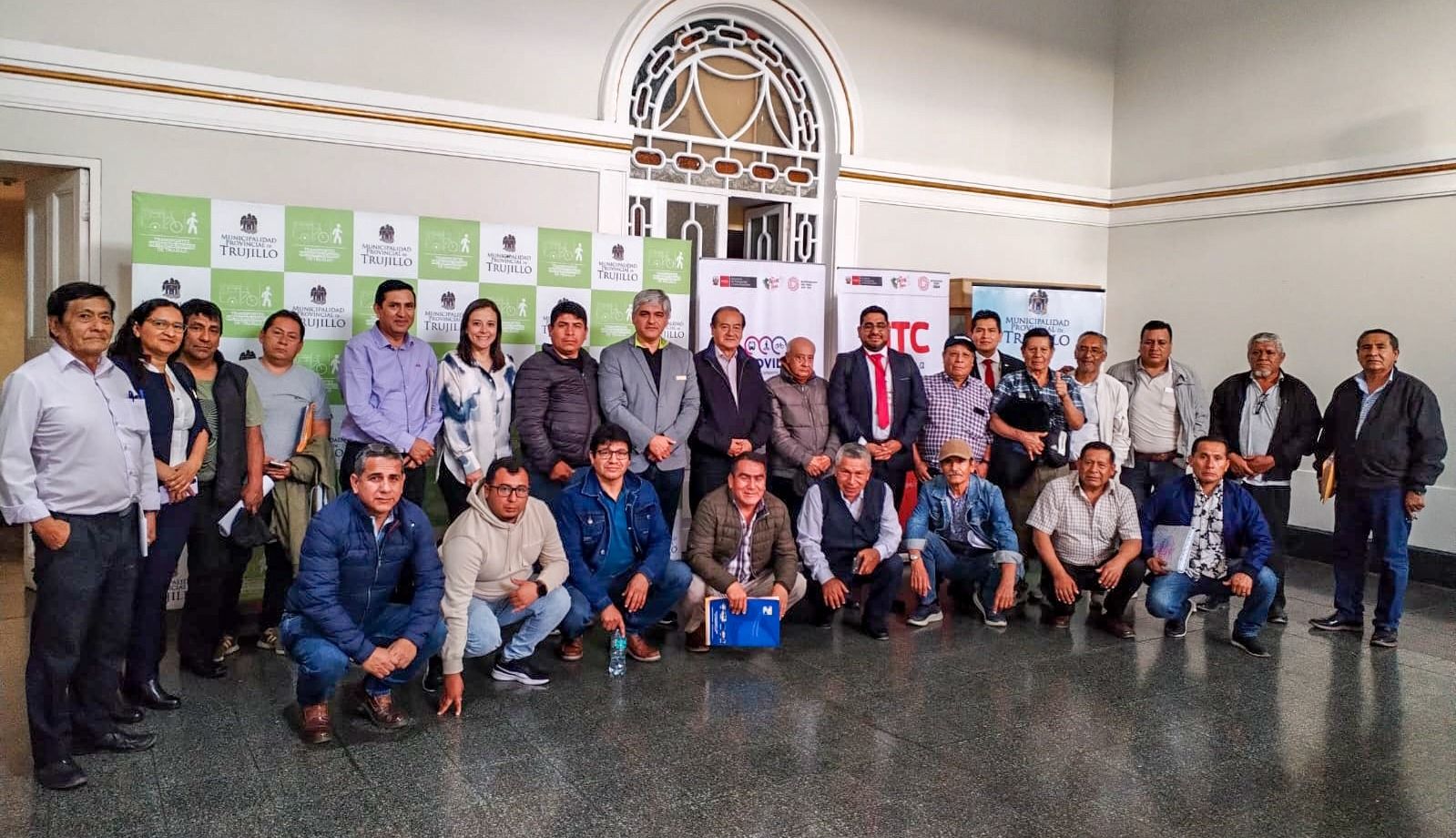 OPERADORES DEL TRANSPORTE 