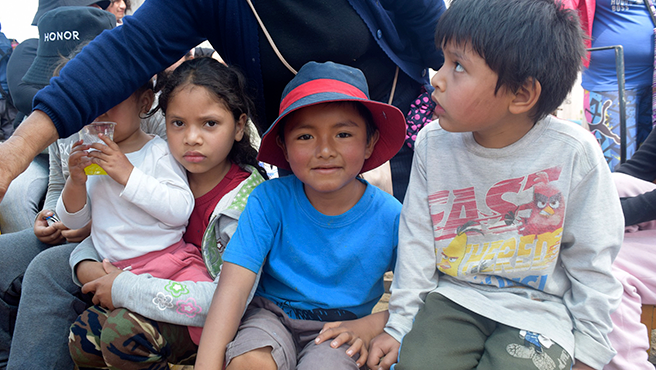 ENA brinda apoyo solidario a más de 100 familias de Villa María del Triunfo