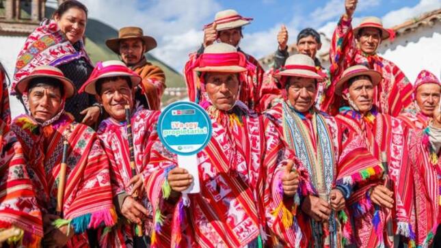 Gobierno entregó más de 74 mil títulos de propiedad rural gratuitos a productores agrarios de 10 regiones