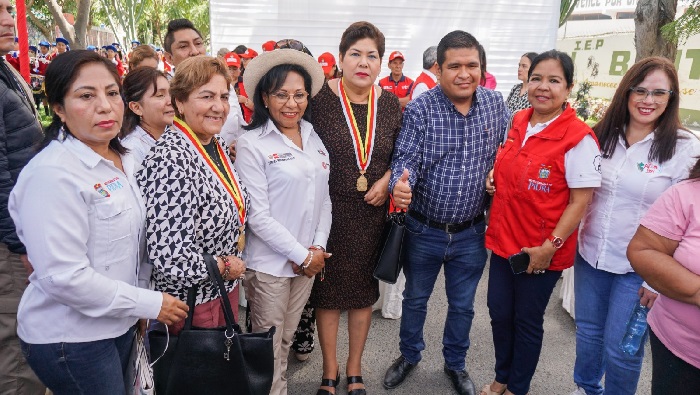 Visita de ministra de la mujer