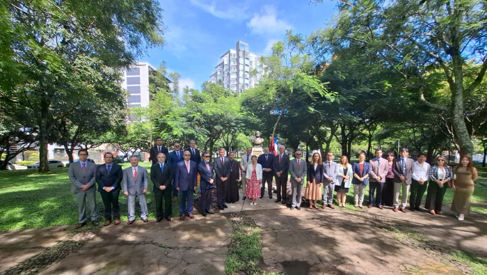 Rinden homenaje al Gran Almirante del Perú Miguel Grau en el parque República del Perú de San José