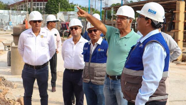 Alcalde Cesar Vidaurre supervisa construcción de I.E Lily Vasquez Ribeiro