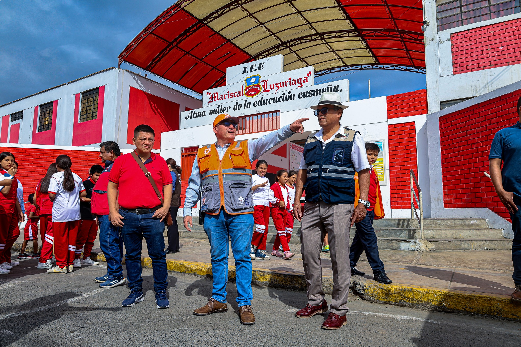 El alcalde provincial Julio Meléndez Lázaro y el personal edil mostraron responsabilidad y participaron en el segundo Simulacro Nacional Multipeligro 2023. 