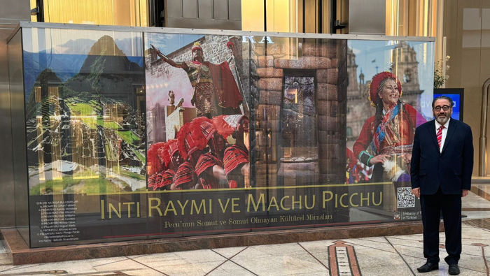 Muestra fotográfica dedicada al Inti Raymi y Machu Picchu se exhibe en Türkiye