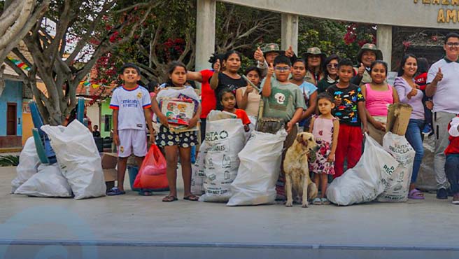 Recolectan 1.5 toneladas de reciclaje en eco trueque realizado en AMOTAPE