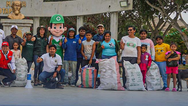 Recolectan 1.5 toneladas de reciclaje en eco trueque realizado en AMOTAPE