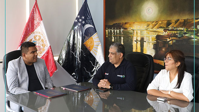 Municipalidad y Migraciones firman importante convenio.