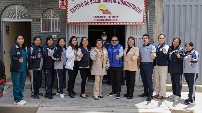 Imagen de la presentacion de telemed con representantes locales y regionales.