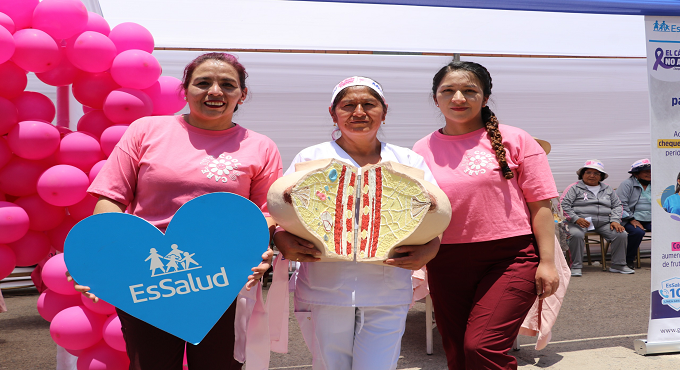 EsSalud Junín realiza campaña preventiva contra el cáncer de mama