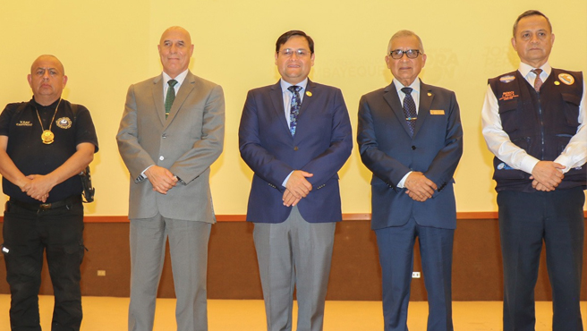 El Gobierno Regional de Lambayeque, junto al CAEN y la USMP Filial Norte , desarrollaron el Seminario.