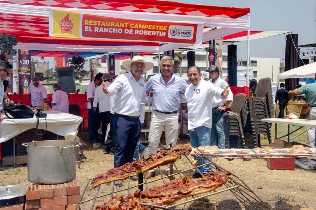 Alcalde Provincial participa en la inauguración de la Feria del Chancho al Palo en Huaral
