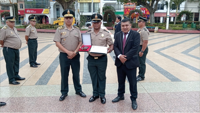 Foto Alcalde participa de ceremonia de la policía seguridad del estado