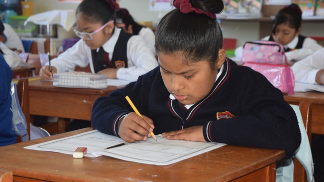 Escolares Participan en Pruebas para Mejorar Estándares Educativos
