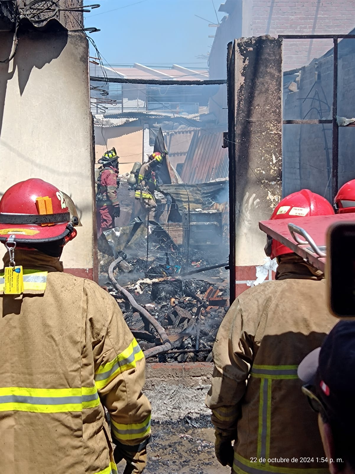 incendio destruye 3 viviendas