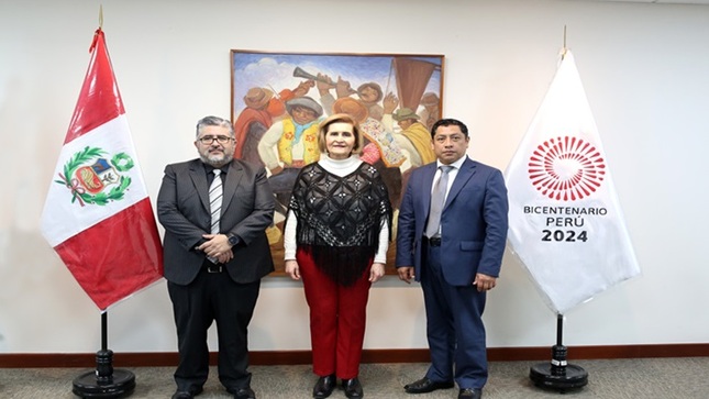
Presidenta del TC Luz Pacheco se reunió con ministro de Cultura para promover la preservación y puesta en valor de las pinturas en la pinacoteca de la Casa Pilatos
