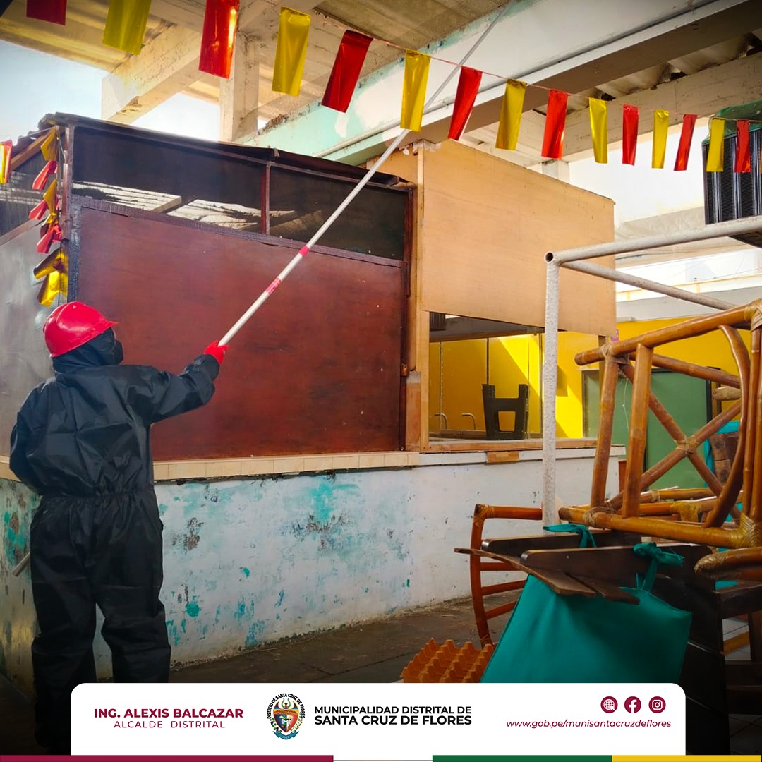 La Municipalidad de Santa Cruz de Flores realiza jornada de fumigación y limpieza en el Mercado Municipal