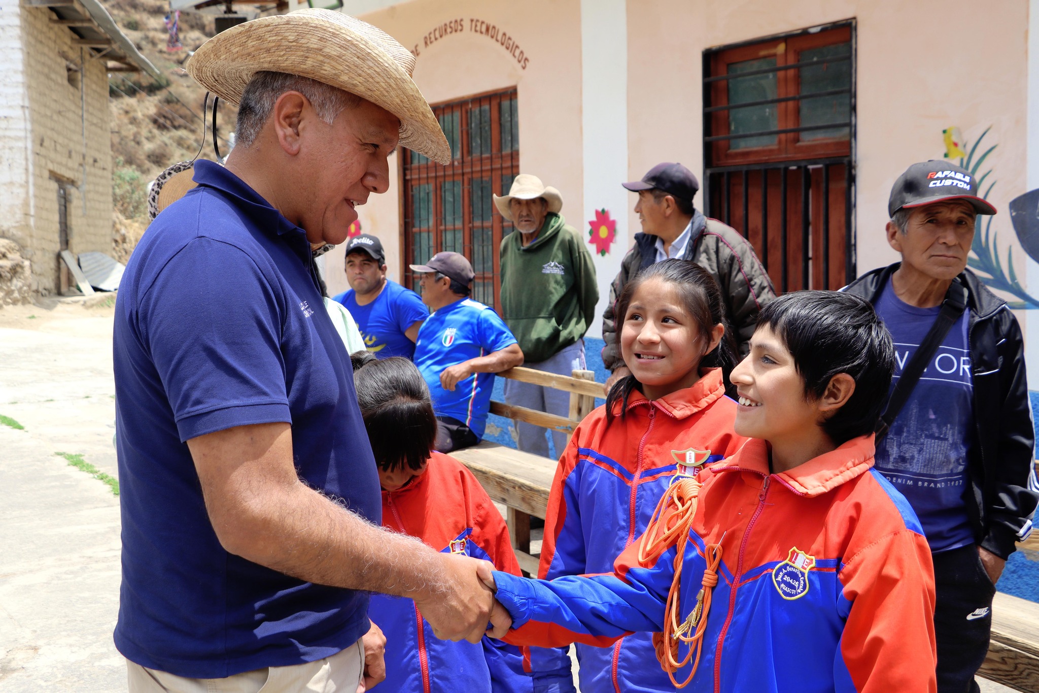 Huascoy recibe por primera vez la visita de un alcalde provincial
