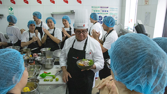 Delegación de estudiantes uruguayos llegan a CENFOTUR para participar de experiencia gastronómica