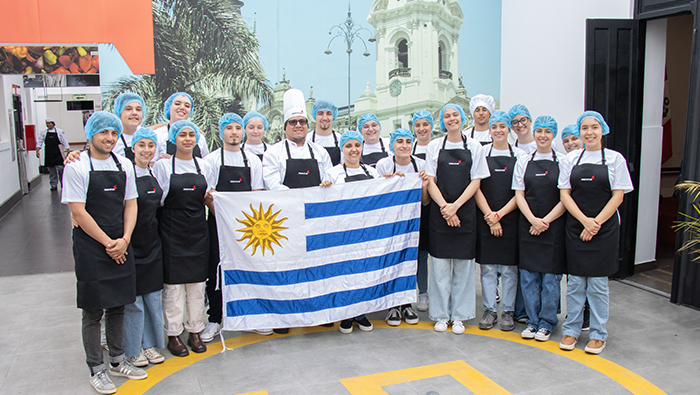 Delegación de estudiantes uruguayos llegan a CENFOTUR para participar de experiencia gastronómica