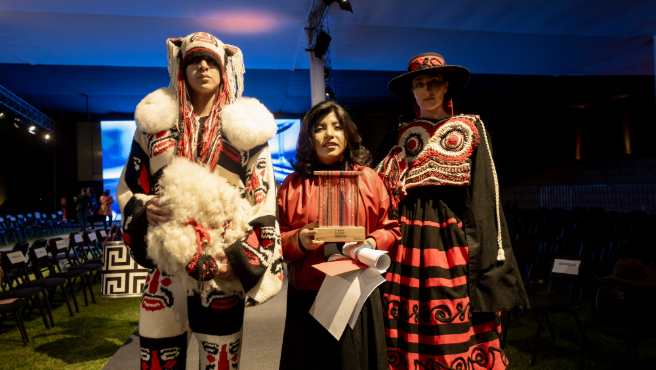 Monica Mauricio ganó el concurso Jóvenes Creadores al Mundo en Perú Moda Deco 2024