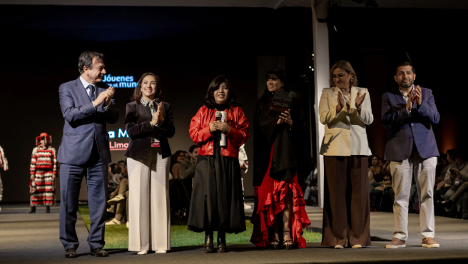Monica Mauricio ganó el concurso Jóvenes Creadores al Mundo en Perú Moda Deco 2024-2