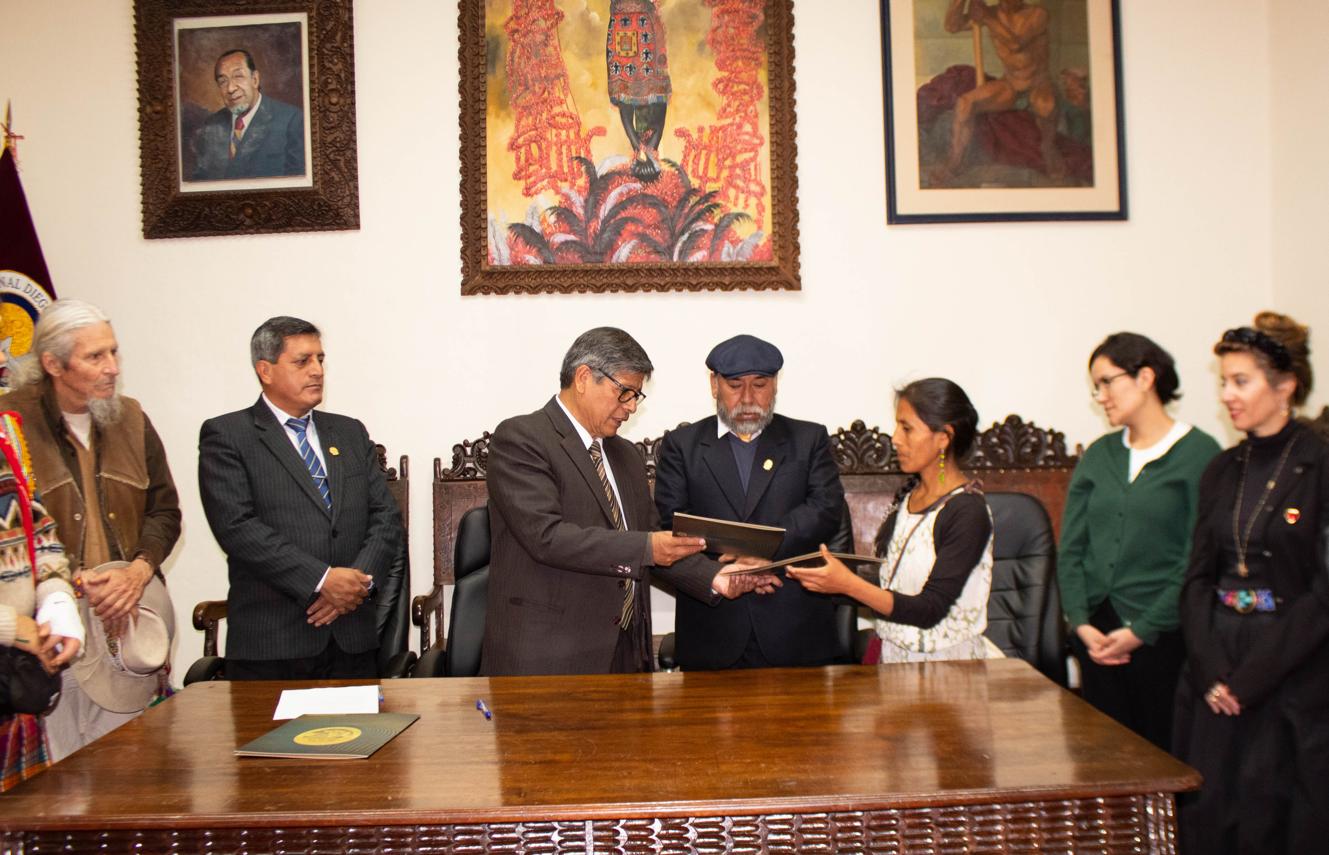 Intercambio de convenios firmados 