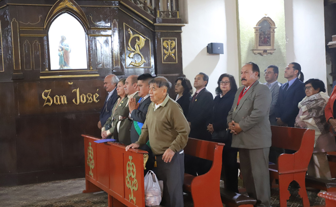 Misa solemne de alba