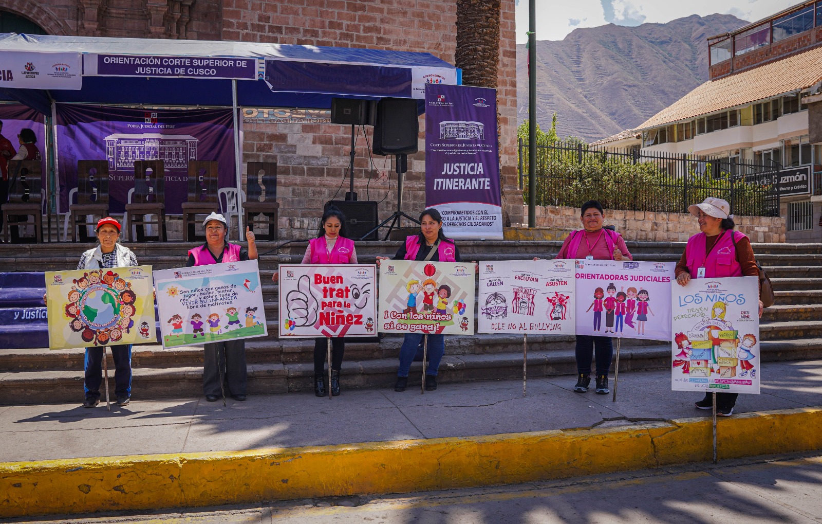 Pobladores de Urubamba fueron beneficiados con Feria Nacional Simultánea Llapanchispaq Justicia