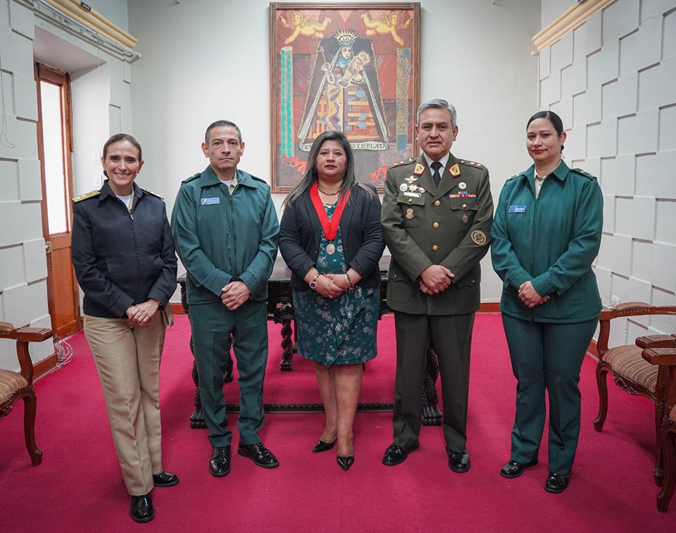 Presidenta de la Corte de Cusco participó en ceremonia del XLVII Aniversario de las Fuerzas Armadas y homenaje a la Virgen de las Mercedes