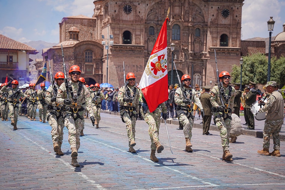 Presidenta de la Corte de Cusco participó en ceremonia del XLVII Aniversario de las Fuerzas Armadas y homenaje a la Virgen de las Mercedes