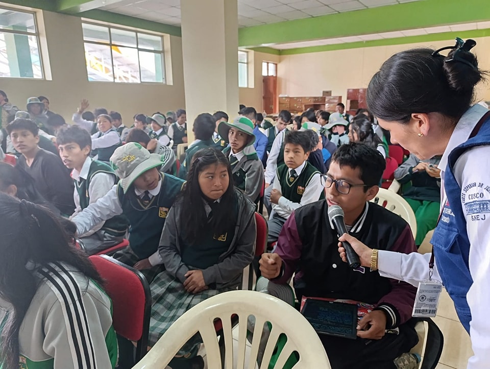 SNEJ Cusco realizó charlas de prevención en violencia familiar a estudiantes del Colegio Diego Quispe Tito