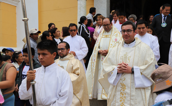 Solemne procesión de la venerada imagen de la santísima virgen del rosario
