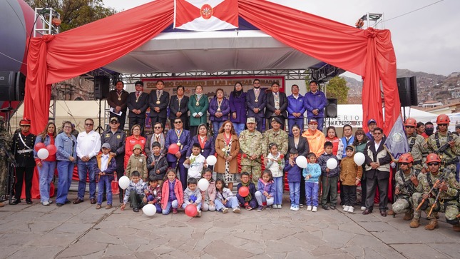 Corte Superior de Justicia de Cusco participa en la Campaña Cívica Multisectorial de Santiago