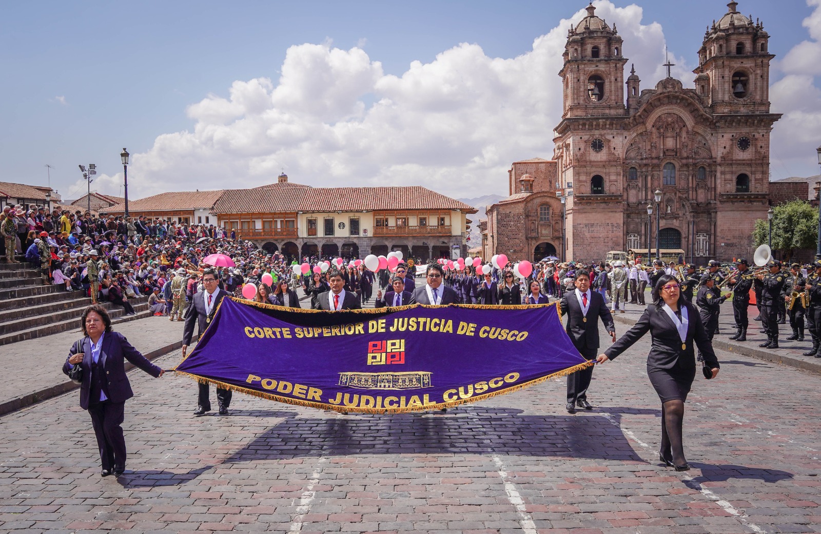 Instituciones integrantes del Código Procesal Penal desfilaron en la plaza de armas por su XV Aniversario de implementación