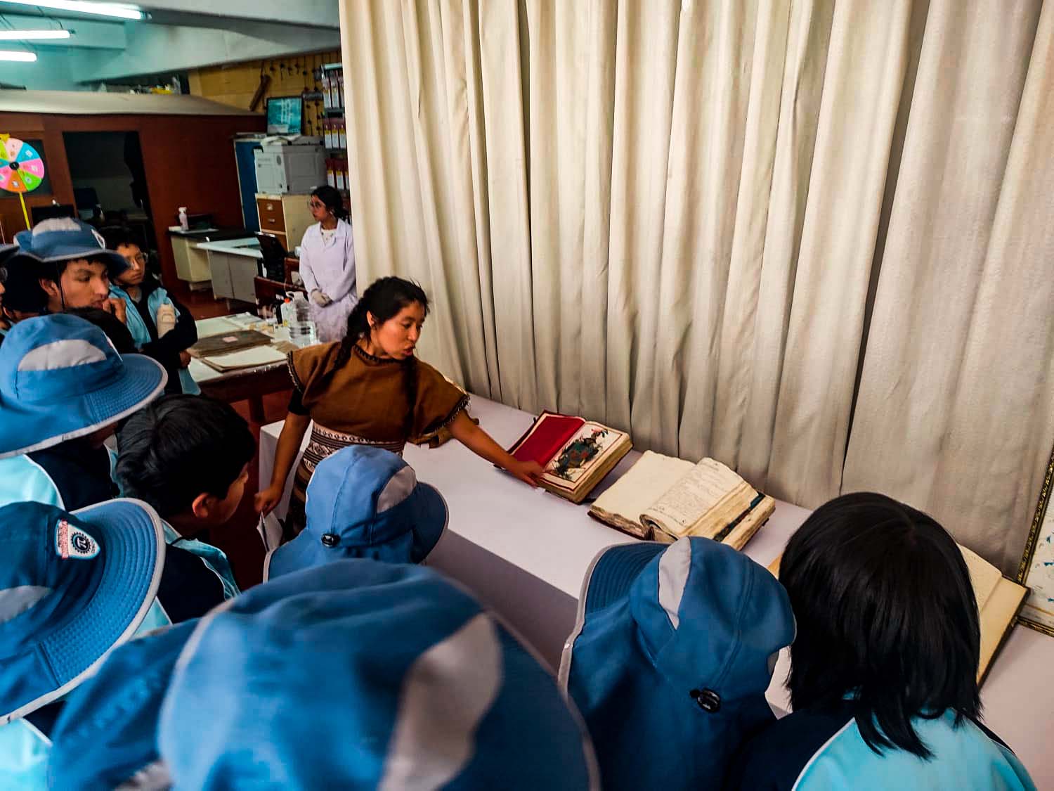 El Gobierno Regional De Cusco Fomenta Educación E Historia Través De Visitas Guiadas En El Archivo Regional
