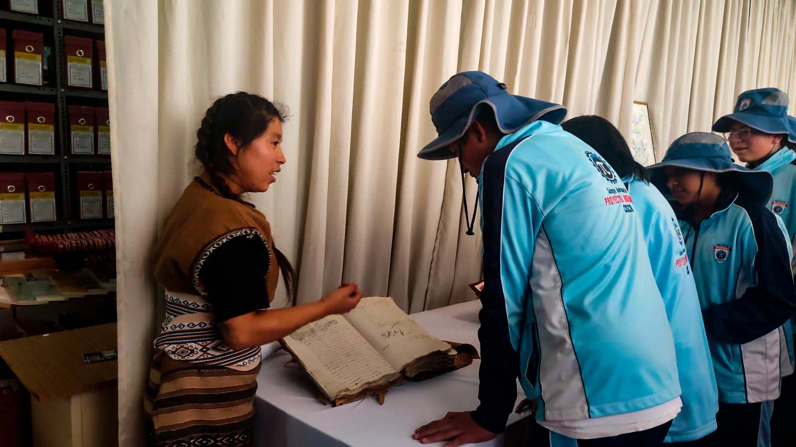 El Gobierno Regional De Cusco Fomenta Educación E Historia Través De Visitas Guiadas En El Archivo Regional