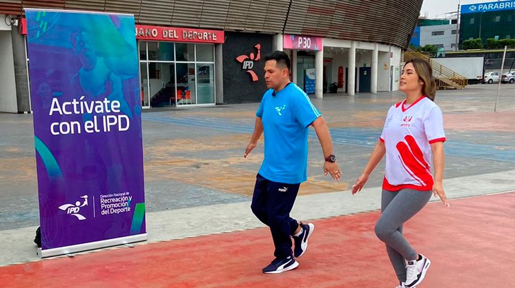 Profesor Edson Criales Instructor Deportivo del programa Actívate con el IPD