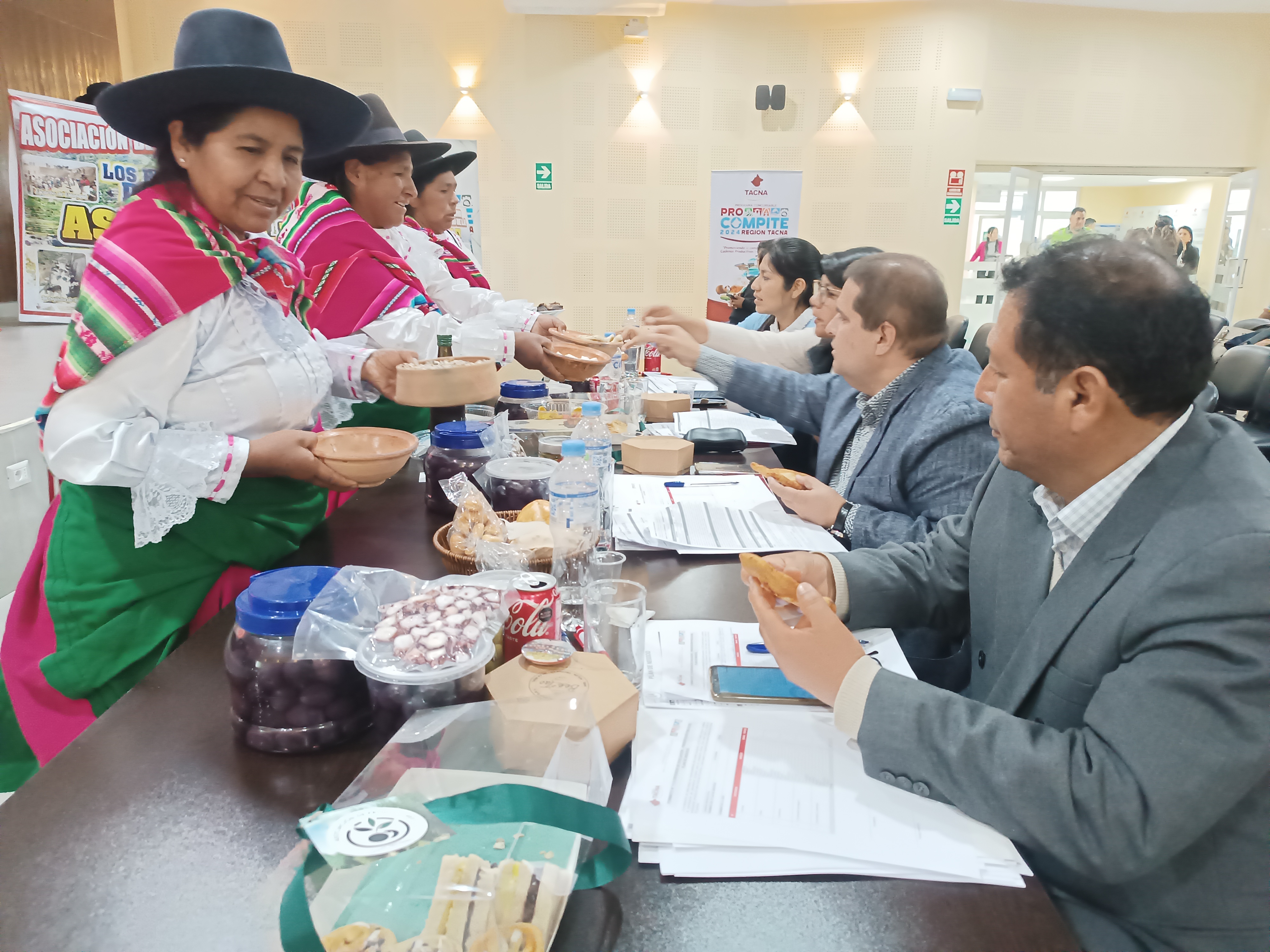 Continúan exposiciones de planes de negocio de Procompite Regional